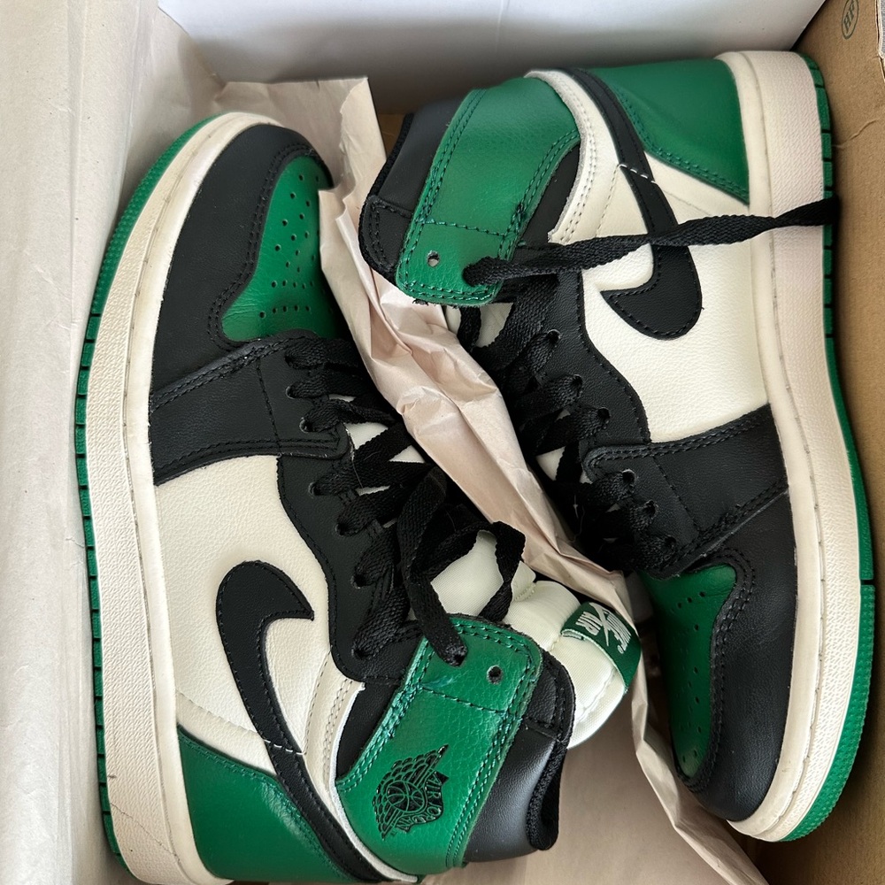 Nike Air Jordan 1 High Forest Green Black White Sneakers